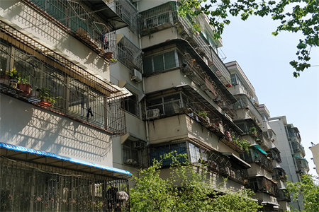 浉河区信合·湖东春天3室2厅1卫66万112m2毛坯房出售